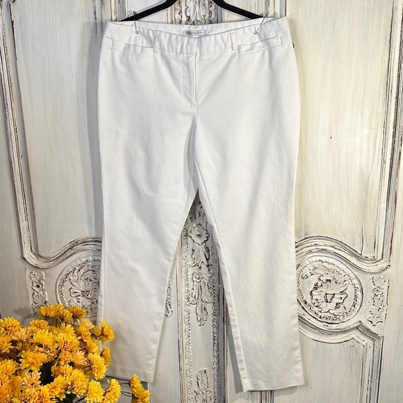 Van Heusen Studio White Straight Leg Trousers
With Front and Back Pockets - Picture 1 of 7